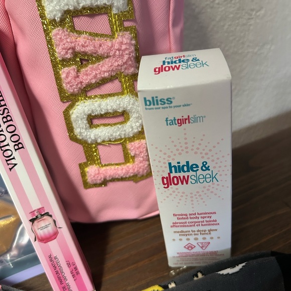 VALENTINES DAY GIFT SET ❤️❤️Pink LOVE Cosmetic Bag with Accessories - Picture 3 of 5